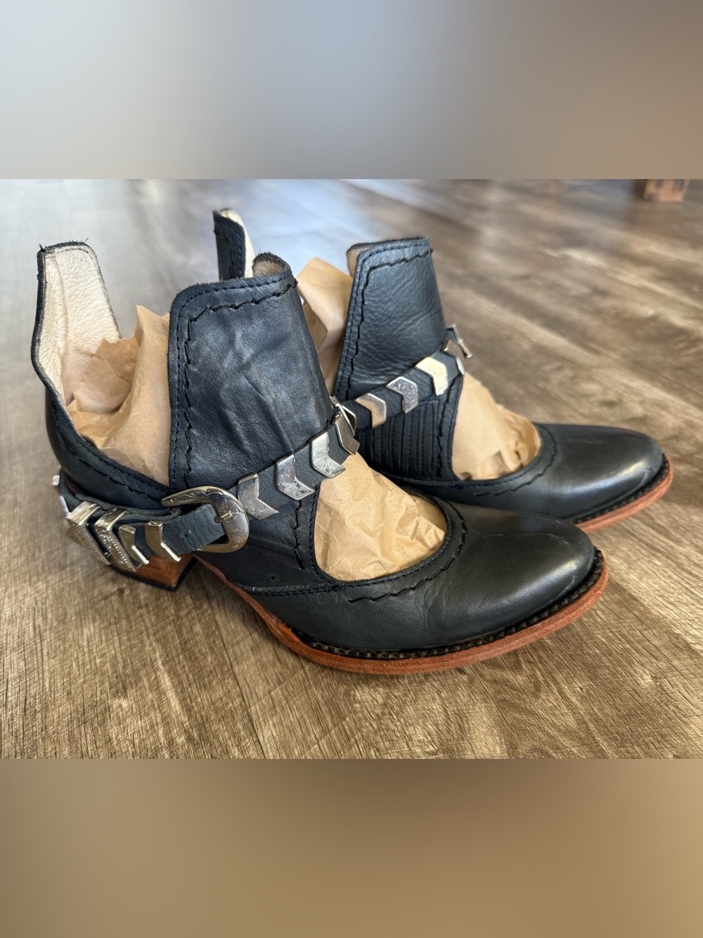 FREEBIRD BLADE FB-Blade Distressed Booties 2.5” Slip On Slate Sz 7 Blue